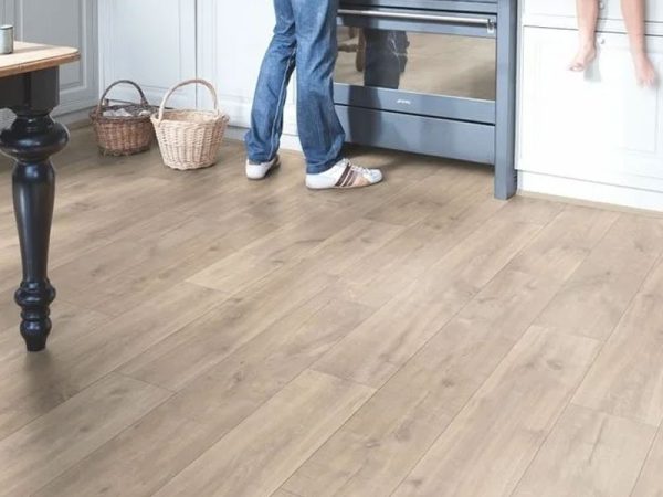 Suelo Laminado DISFLOOR III TOP AC5 8mm AQUA NATURE PROF