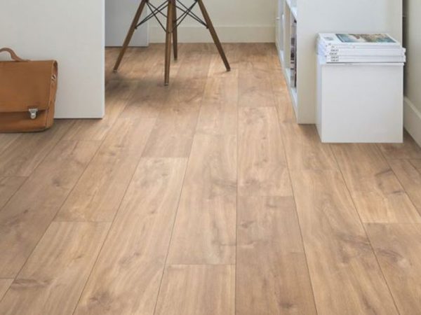 Suelo Laminado QUICK STEP CLASSIC 8MM Resistente al Agua